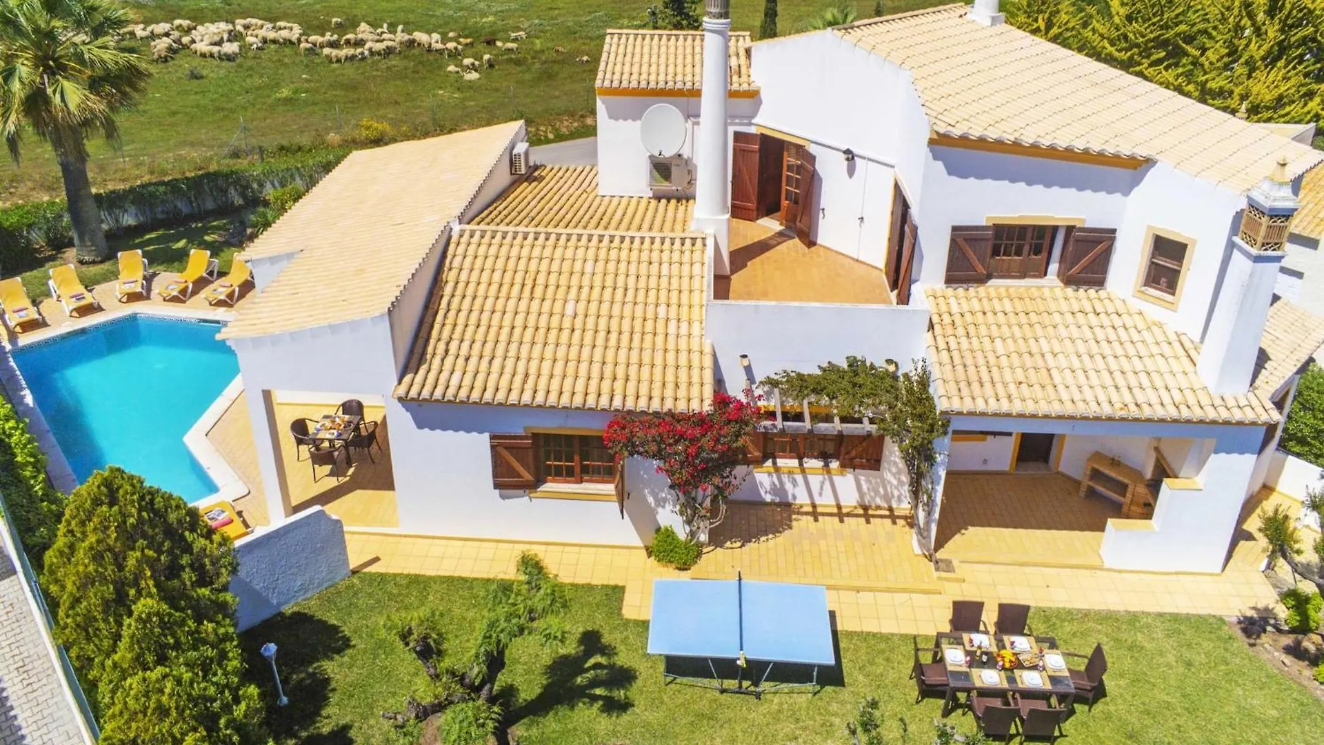 Villa Fenced Property Albufeira Portekiz