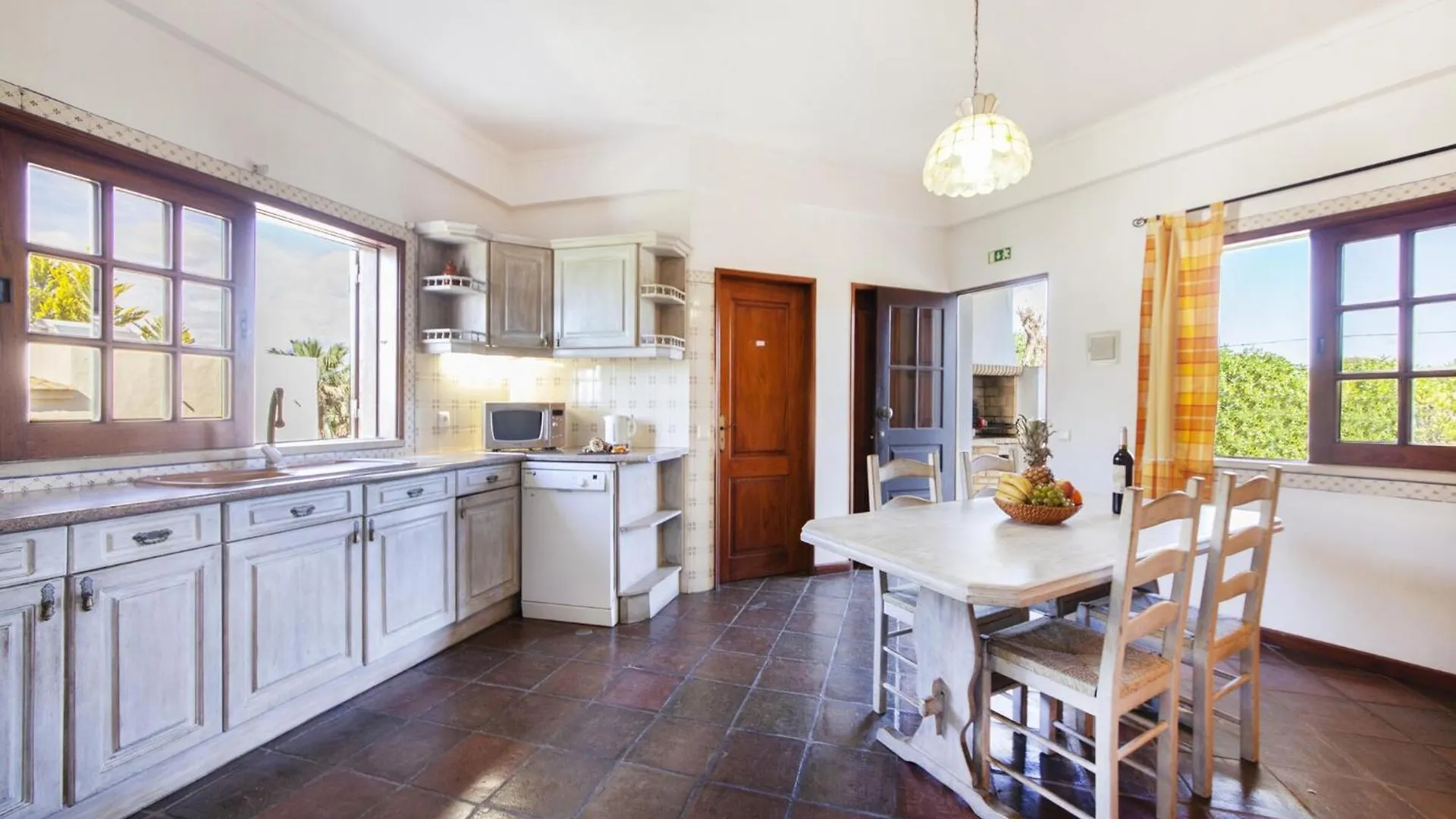 Villa Fenced Property Albufeira Portekiz